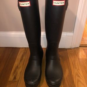 Tall hunter boots
